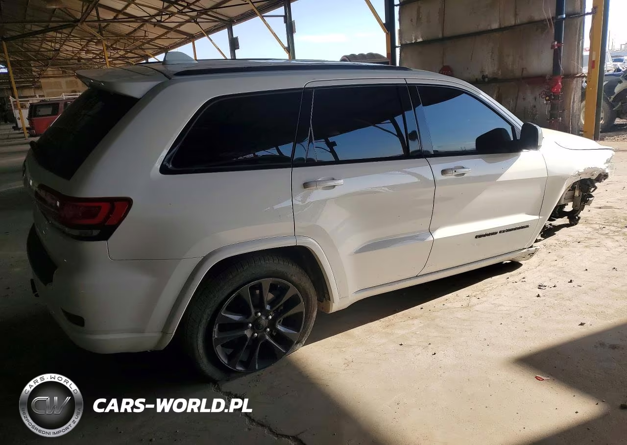 2019 Jeep Grand Cherokee Laredo VIN:1C4RJFAG8KC588962 - 3