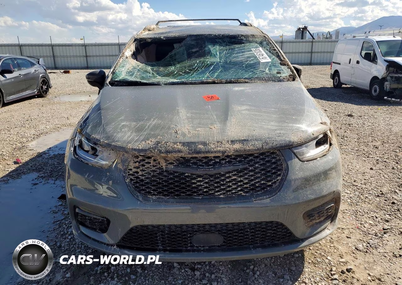 2023 Chrysler Pacifica Touring L VIN:2C4RC1BG6PR540385 - 5