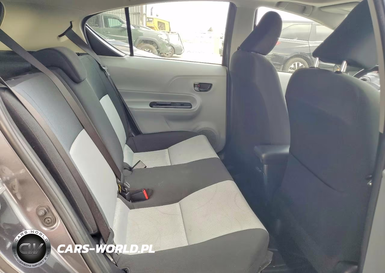 2012 Toyota Prius C Three VIN:JTDKDTB39C1004570 - 10