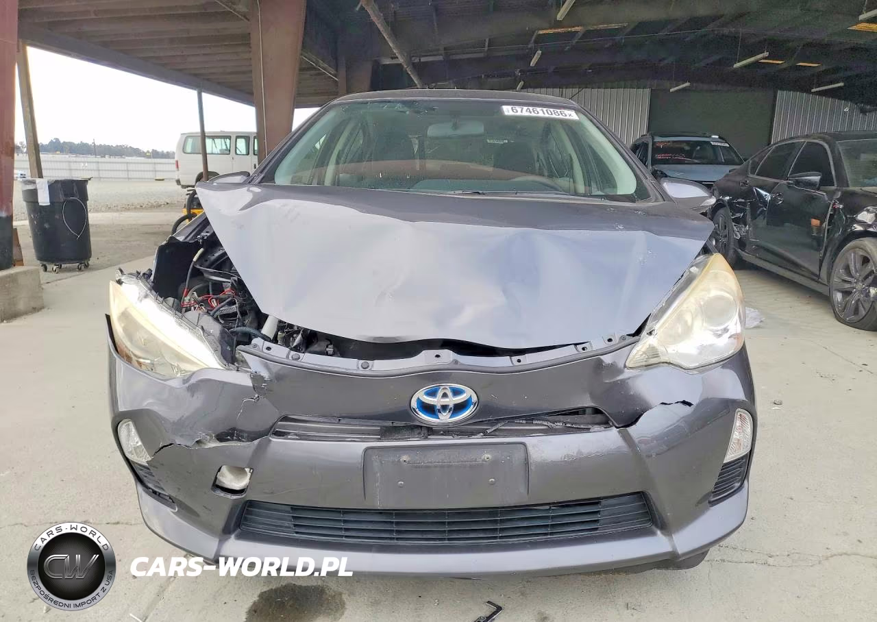 2012 Toyota Prius C Three VIN:JTDKDTB39C1004570 - 5