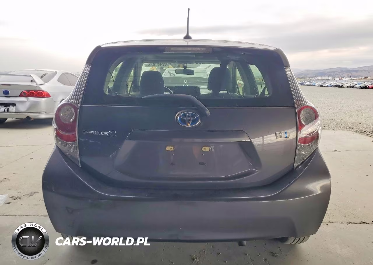 2012 Toyota Prius C Three VIN:JTDKDTB39C1004570 - 6