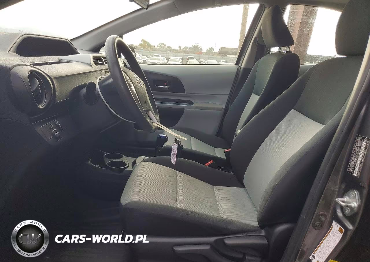 2012 Toyota Prius C Three VIN:JTDKDTB39C1004570 - 7
