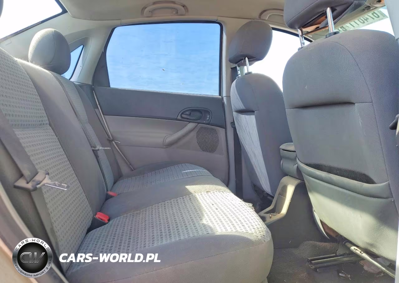 2007 Ford Focus Zx4 VIN:1FAFP34N07W354689 - 10
