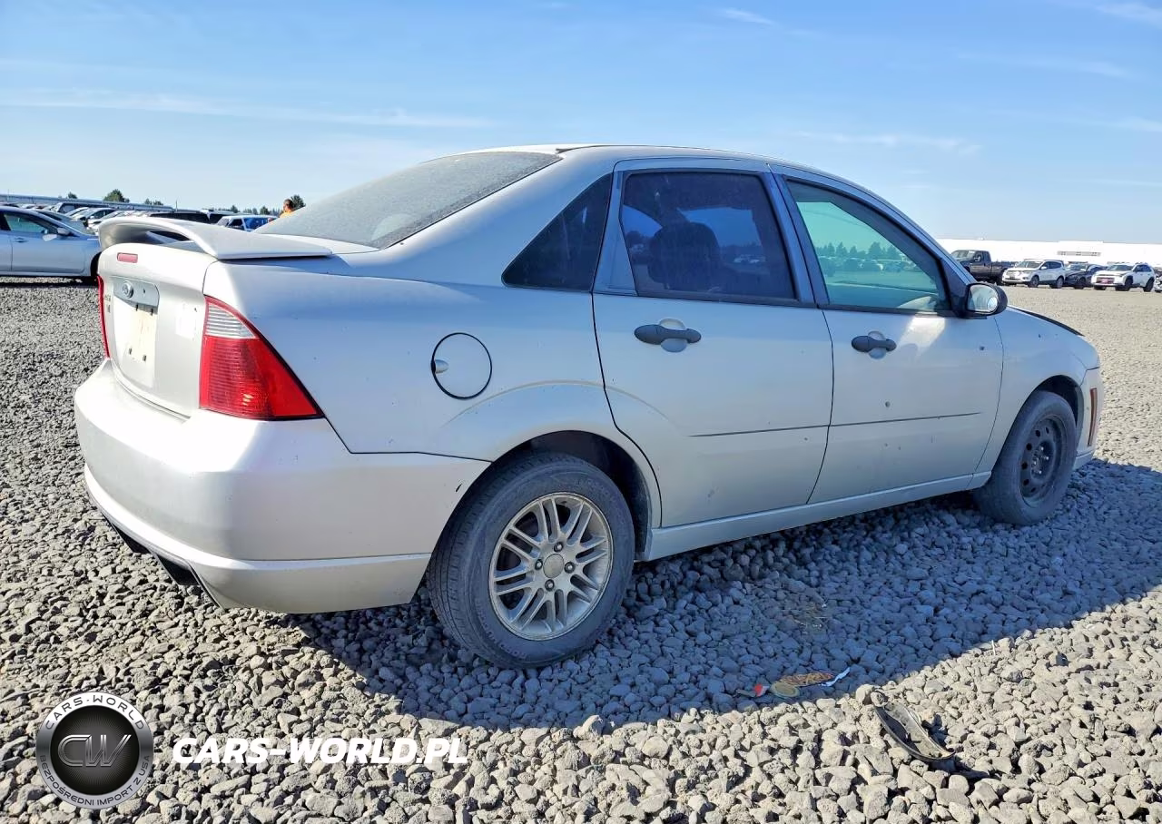 2007 Ford Focus Zx4 VIN:1FAFP34N07W354689 - 3