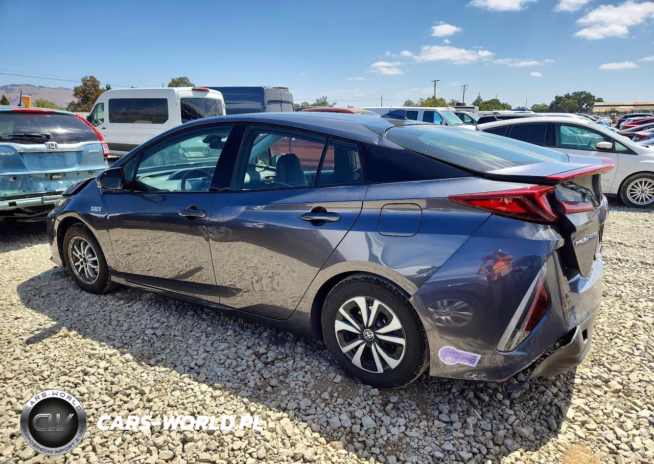2018 Toyota Prius Prime Premium VIN:JTDKARFP8J3102855 - 2