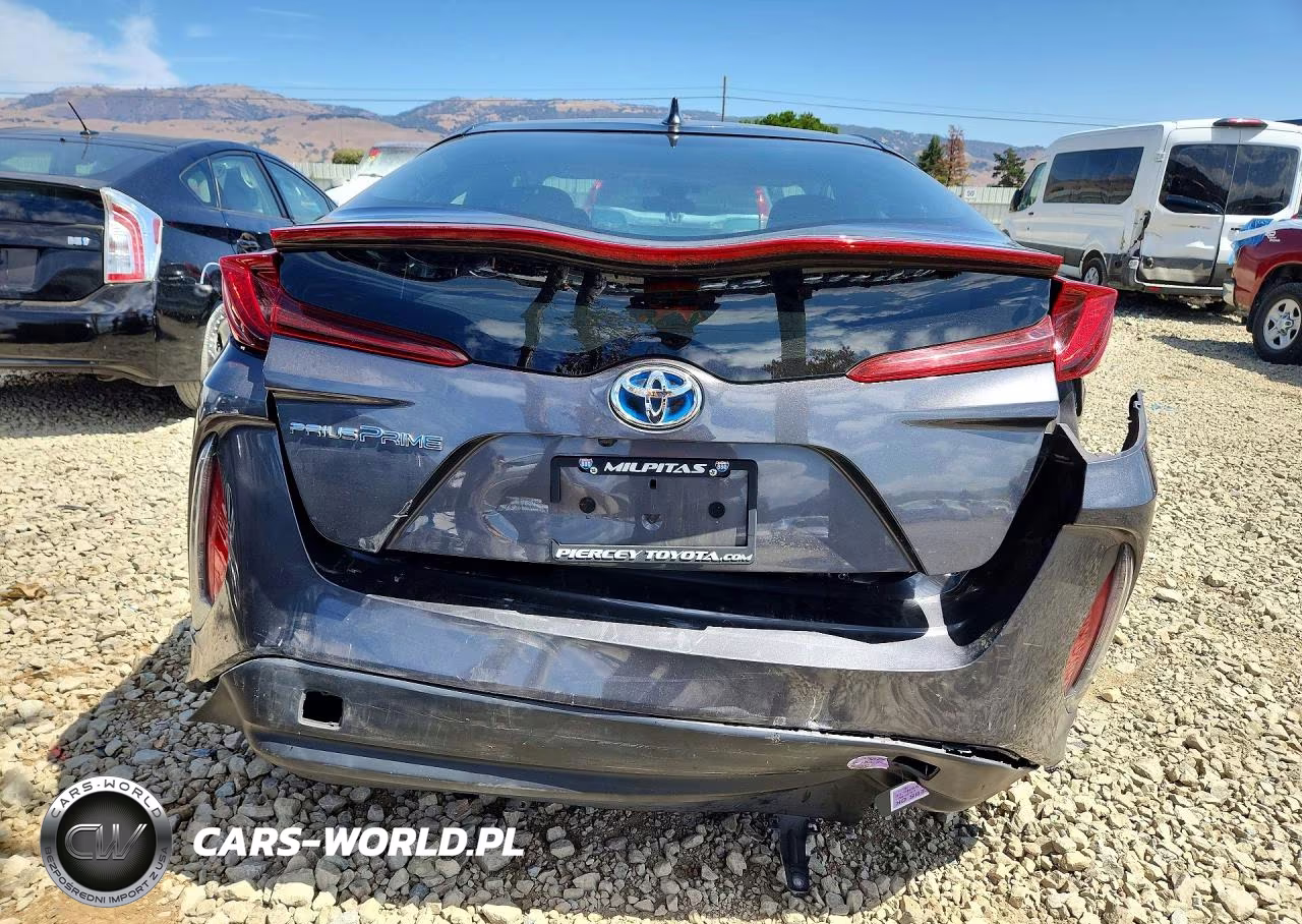2018 Toyota Prius Prime Premium VIN:JTDKARFP8J3102855 - 6