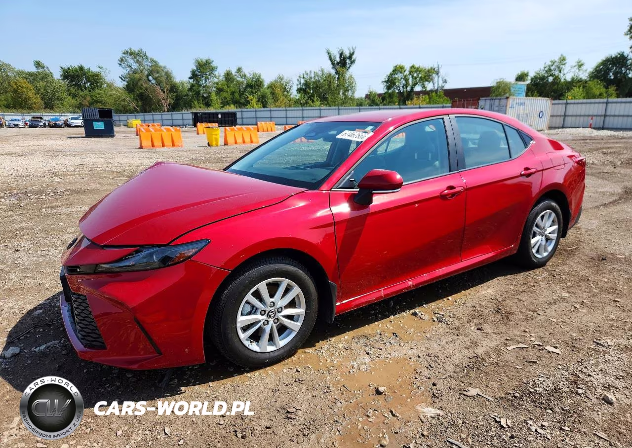 2025 Toyota Camry Le – zdjęcie 1 z 12