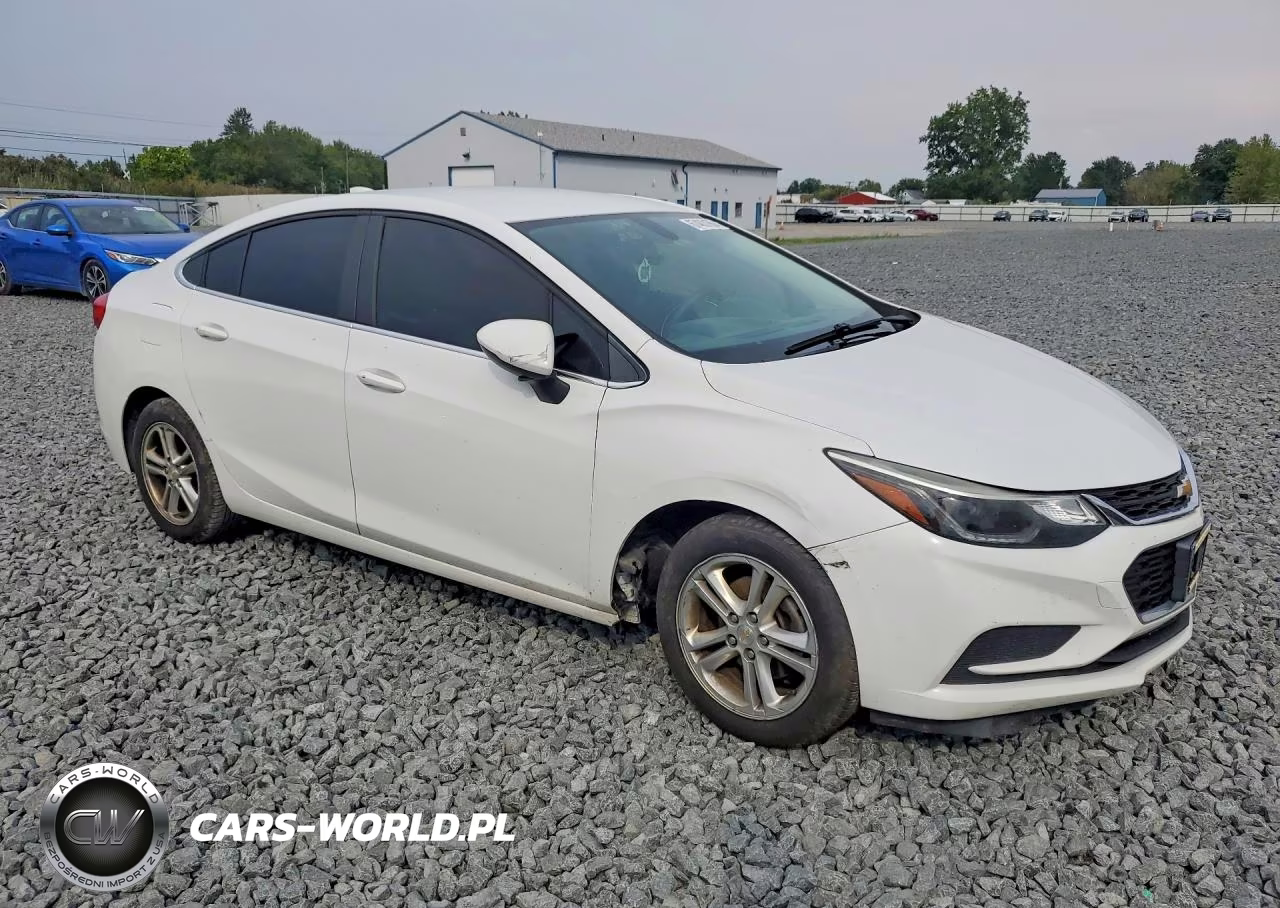 2017 Chevrolet Cruze Lt VIN:1G1BE5SM2H7120305 - 4