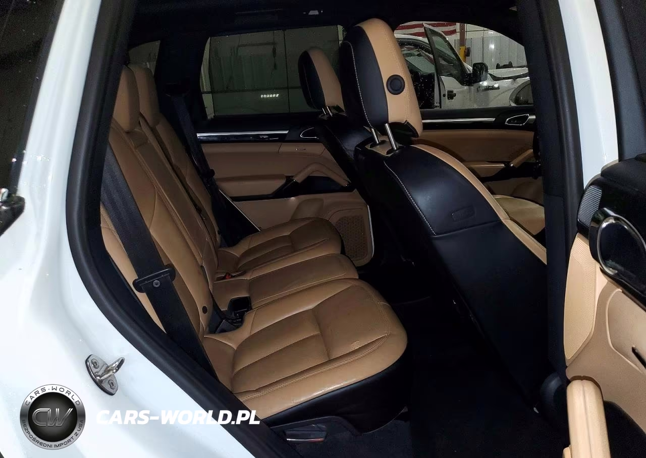 2017 Porsche Cayenne S VIN:WP1AB2A26HLA51165 - 10