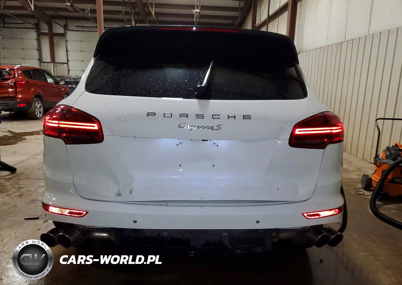 2017 Porsche Cayenne S VIN:WP1AB2A26HLA51165 - 6