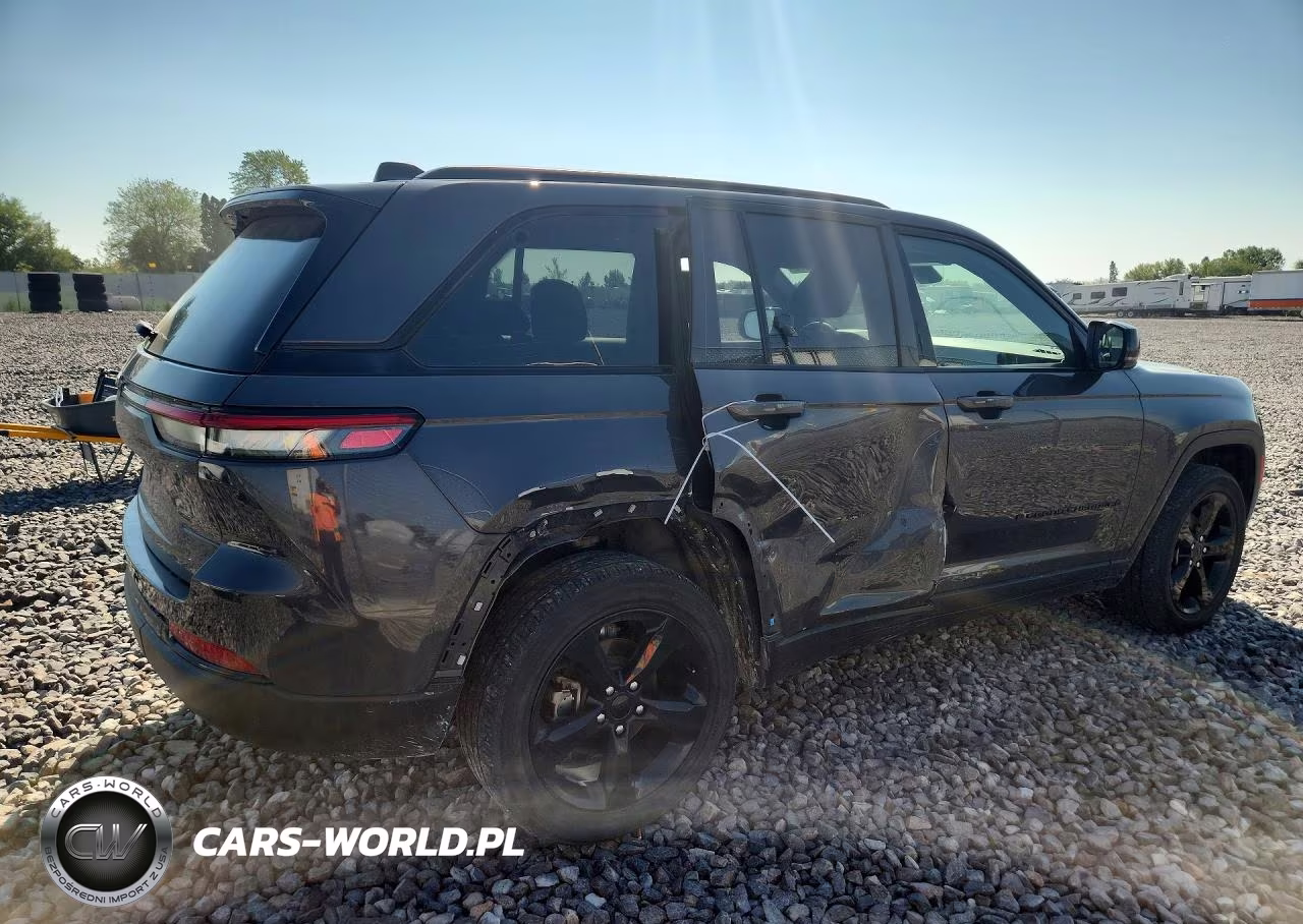 2023 Jeep Grand Cherokee Laredo VIN:1C4RJHAG5PC598738 - 3