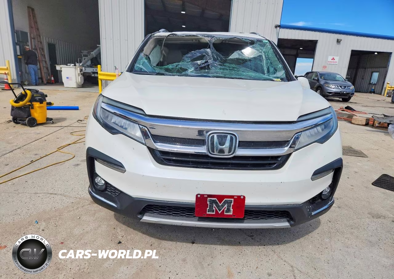2019 Honda Pilot Touring VIN:5FNYF5H66KB029160 - 5