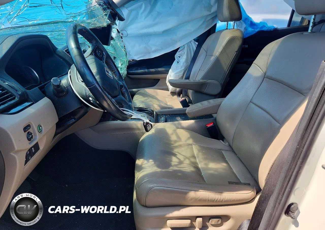 2019 Honda Pilot Touring VIN:5FNYF5H66KB029160 - 7