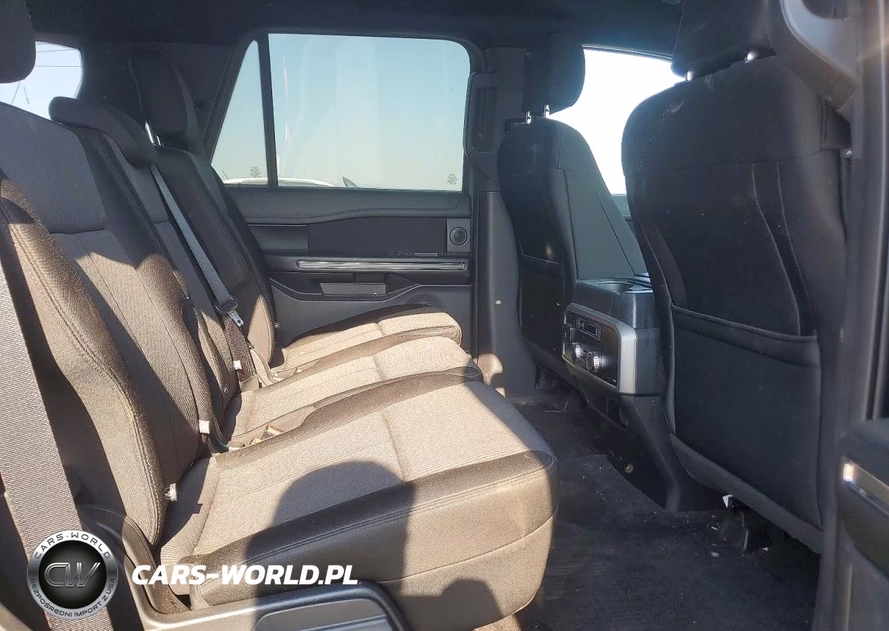 2018 Ford Expedition Xlt VIN:1FMJU1JT3JEA14630 - 11