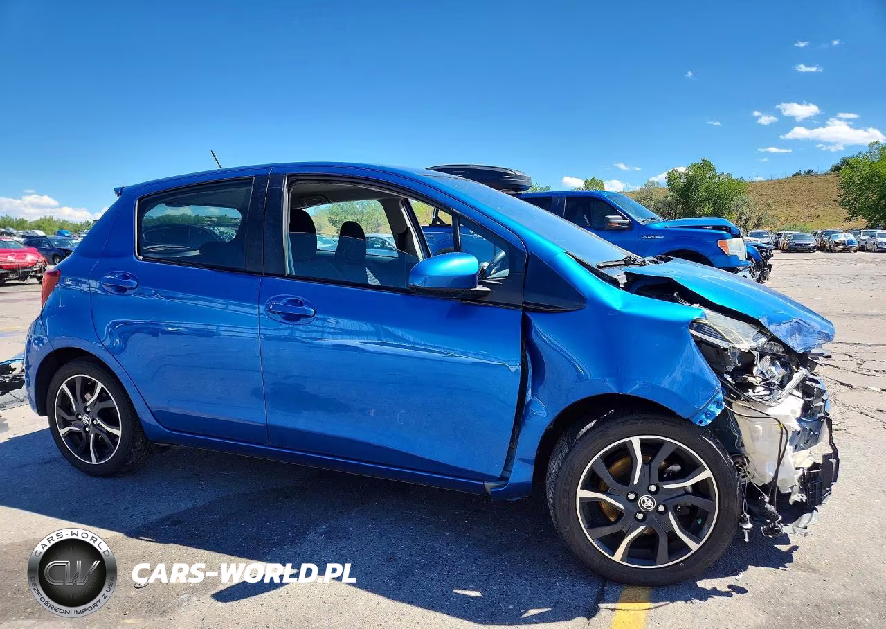 2015 Toyota Yaris 5-Door Se VIN:VNKKTUD33FA017851 - 4