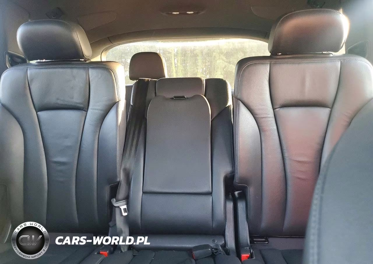 2017 Audi Q7 Premium Plus VIN:WA1LAAF73HD028944 - 10