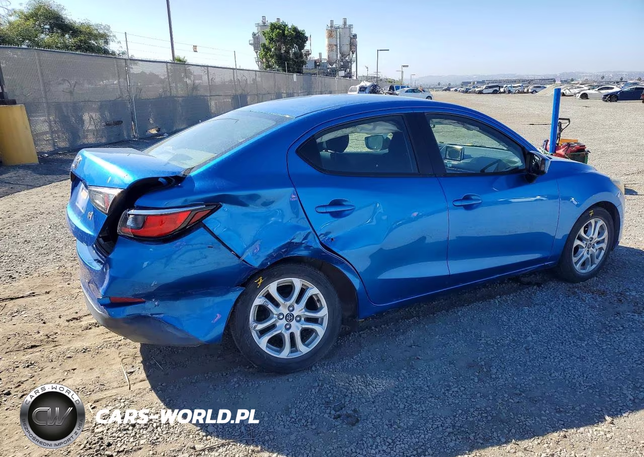 2018 Toyota Yaris Ia Base VIN:3MYDLBYV4JY305093 - 3