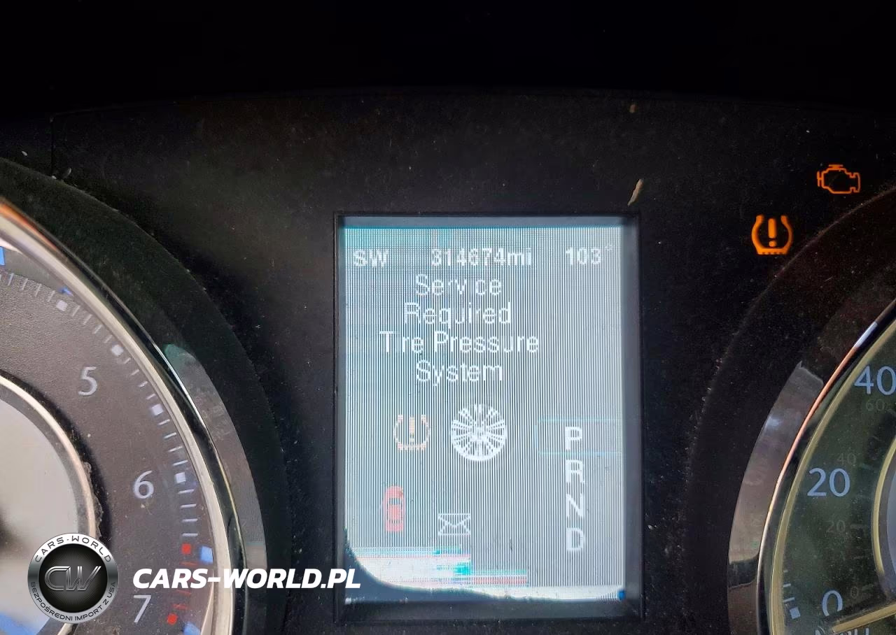 2014 Chrysler 300 VIN:2C3CCAAG8EH211606 - 9