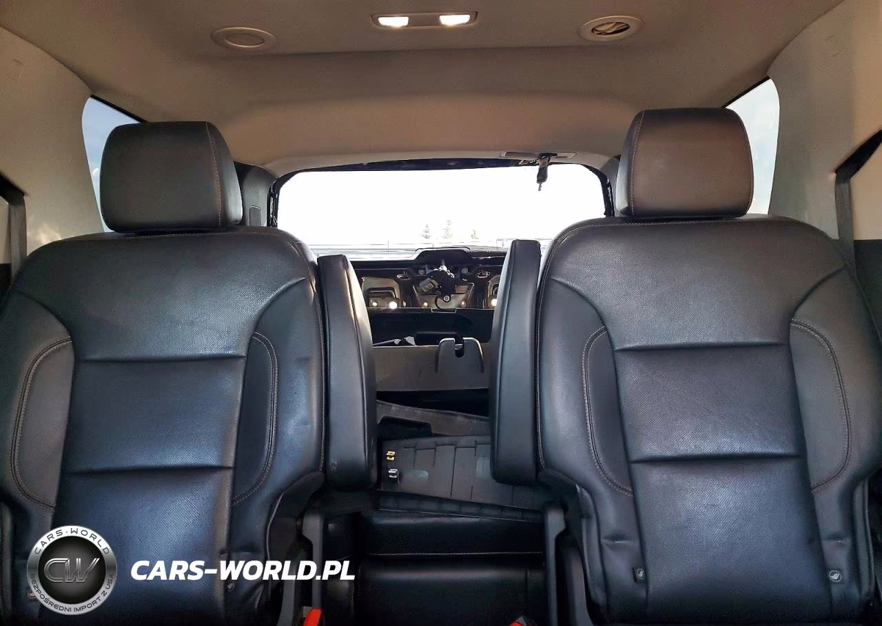 2019 Chevrolet Traverse Premier VIN:1GNERKKW4KJ272936 - 10