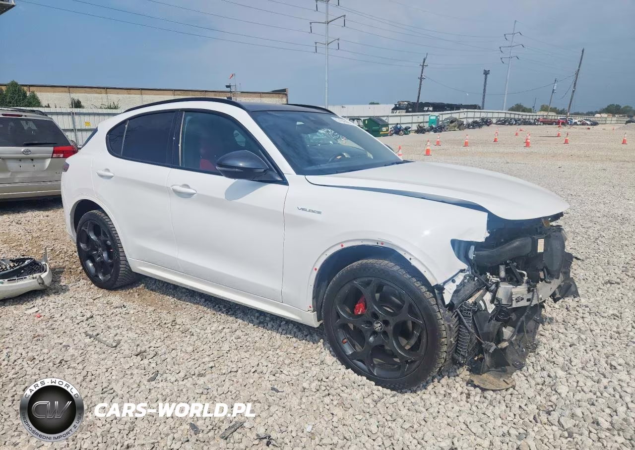 2024 Alfa Romeo Stelvio Ti VIN:ZASPAKBN8R7D72097 - 4