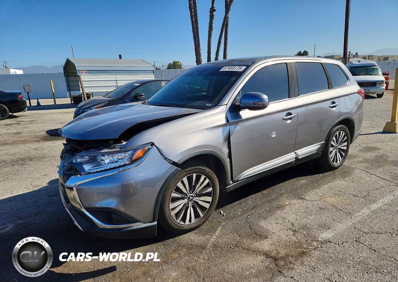 2020 Mitsubishi Outlander Se
