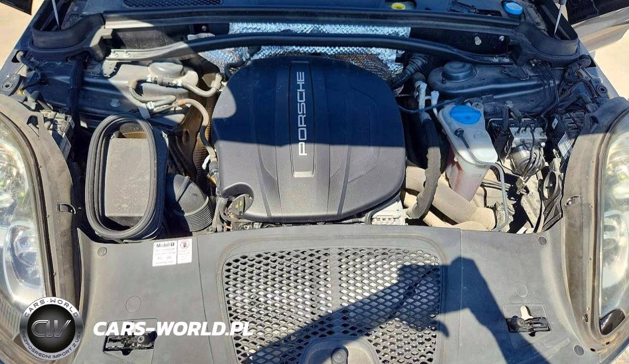 2018 Porsche Macan VIN:WP1AA2A50JLB22704 - 12