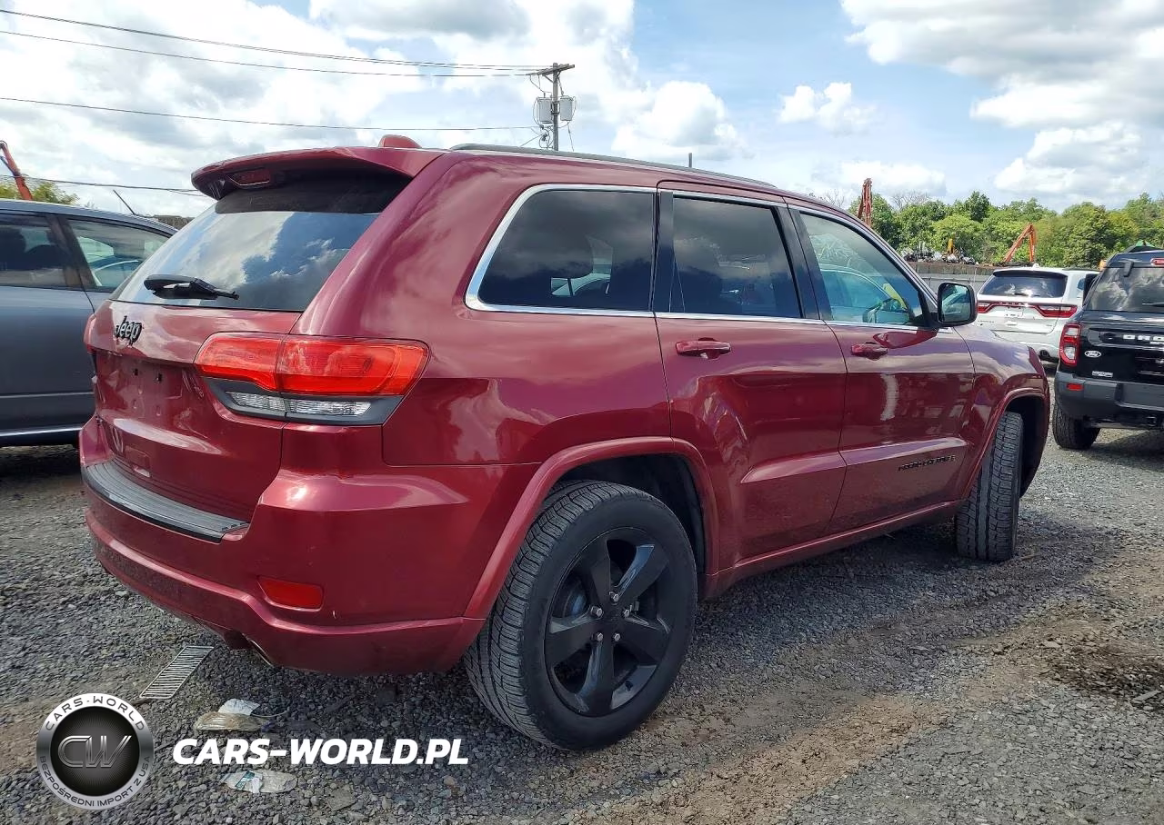 2015 Jeep Grand Cherokee Laredo VIN:1C4RJFAG7FC637204 - 3