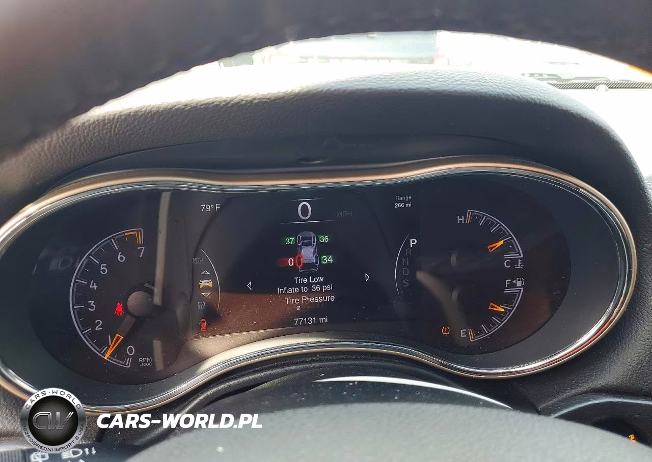 2015 Jeep Grand Cherokee Laredo VIN:1C4RJFAG7FC637204 - 9