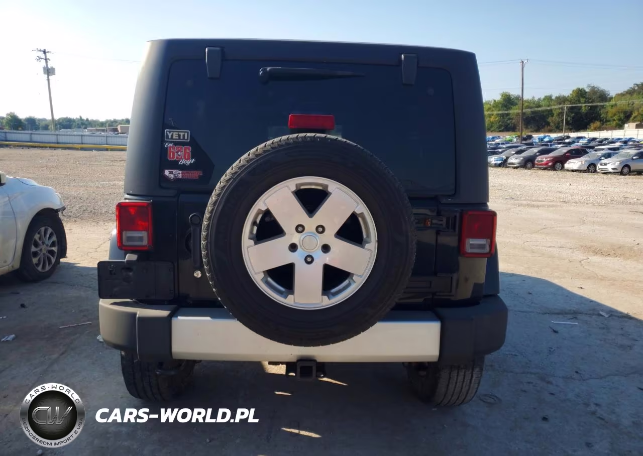 2013 Jeep Wrangler Unlimited Sahara VIN:1C4BJWEG4DL526862 - 6