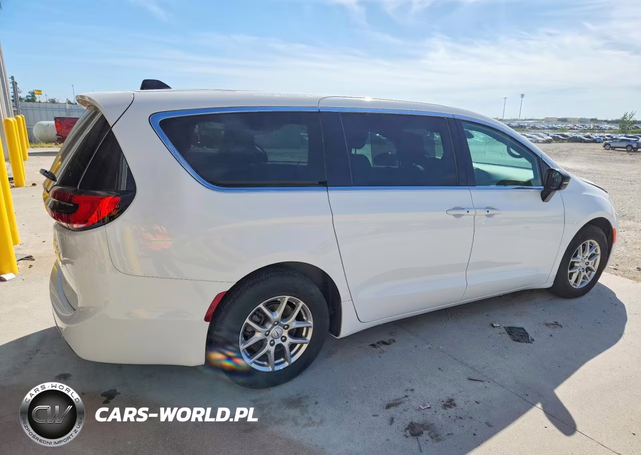 2026 Chrysler Pacifica Select VIN:2C4RC1BG2TR179487 - 3