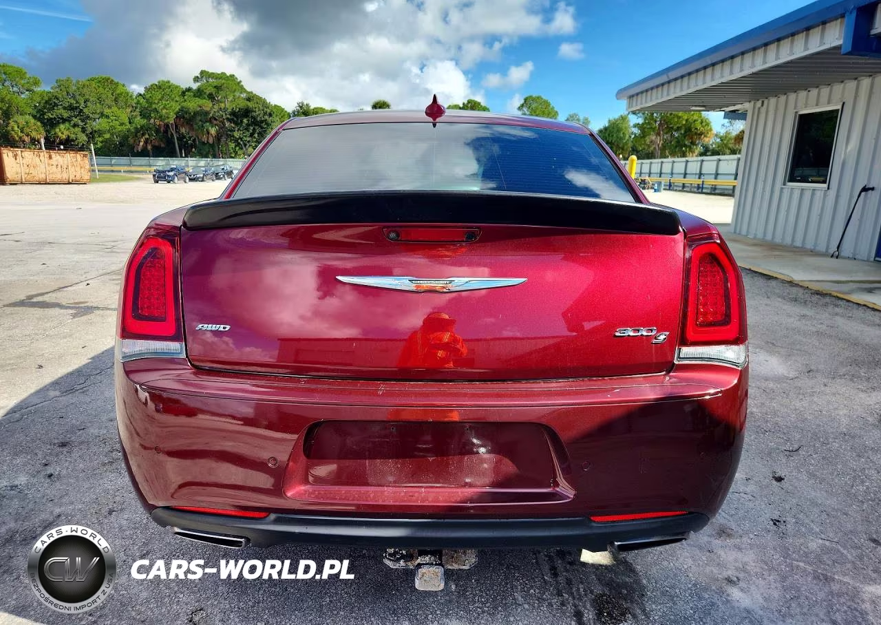 2018 Chrysler 300 S VIN:2C3CCAGG7JH331060 - 6