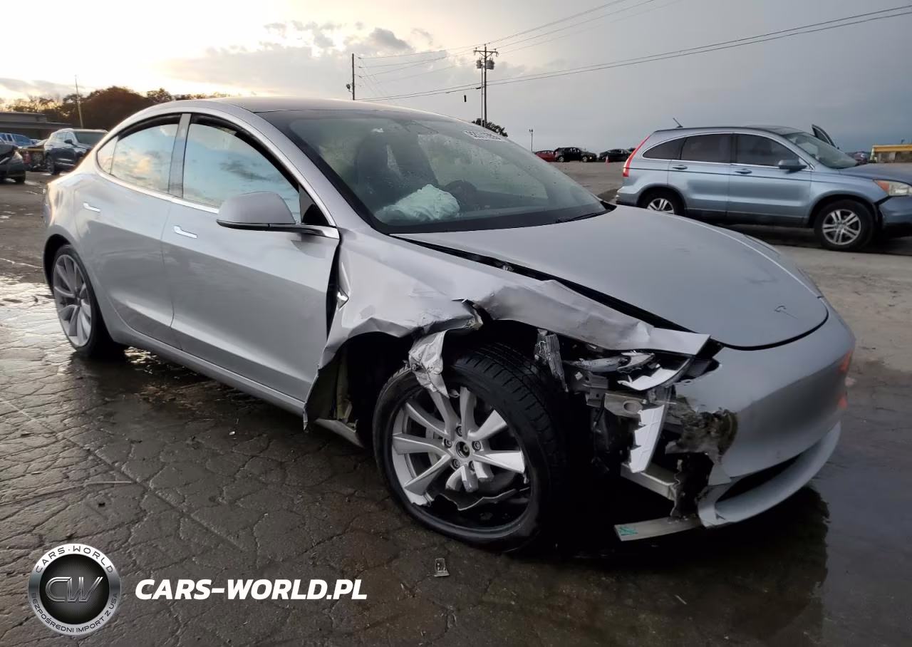 2018 Tesla Model 3 VIN:5YJ3E1EB7JF087591 - 4
