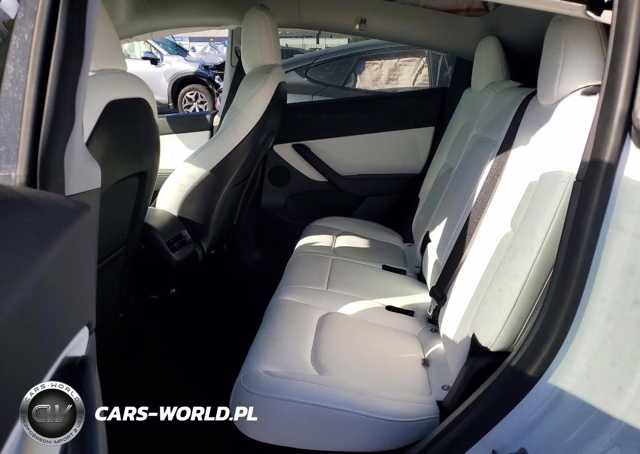 2021 Tesla Model Y VIN:5YJYGDEFXMF263414 - 10