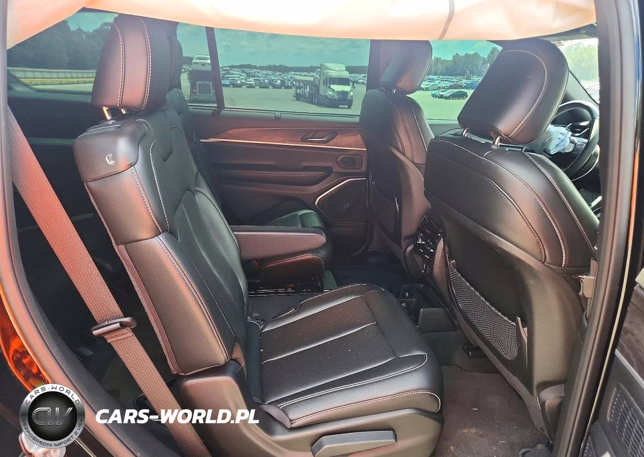 2025 Jeep Grand Cherokee L Limited VIN:1C4RJKBG8S8775998 - 11