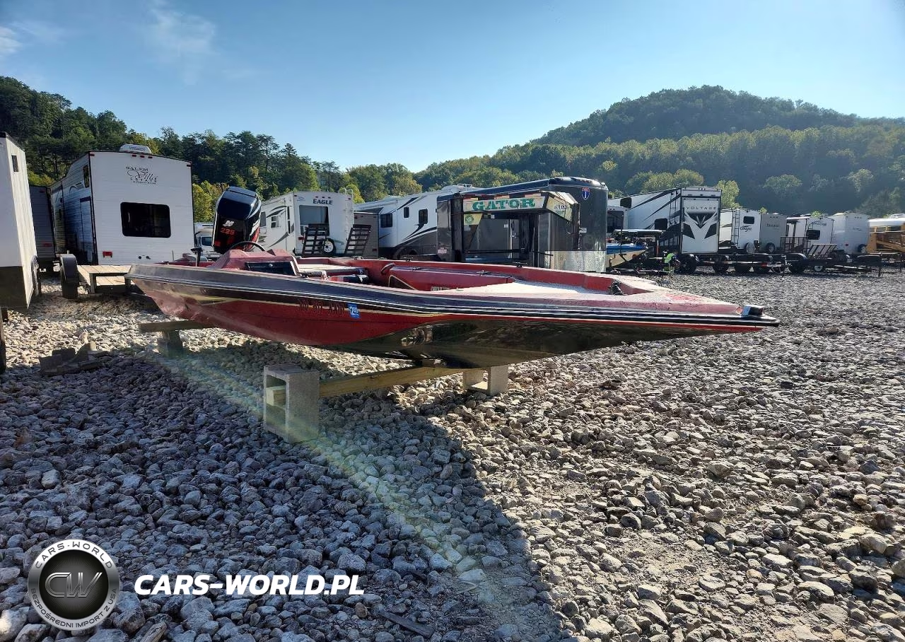 1999 Norris Craft Boat