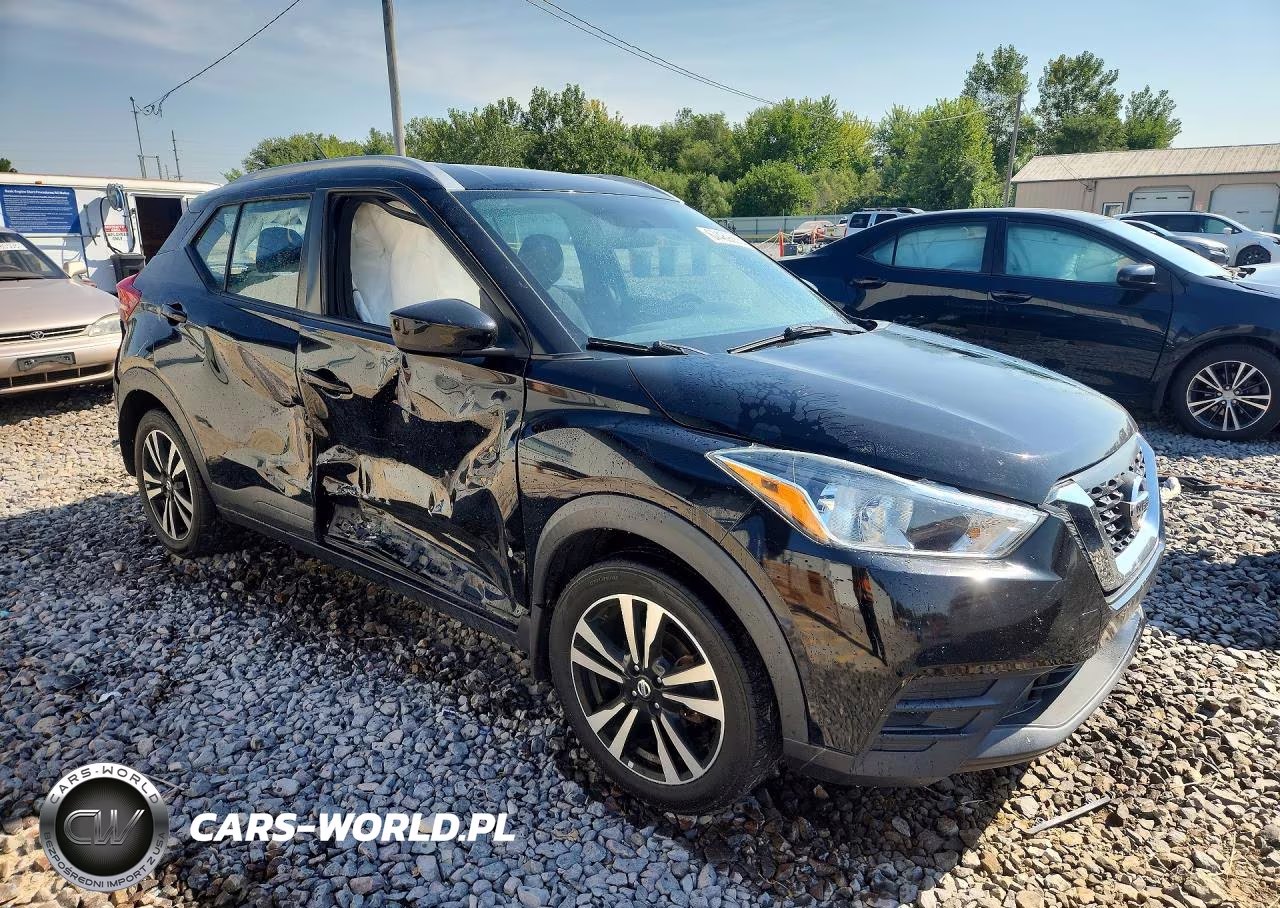 2018 Nissan Kicks Sv VIN:3N1CP5CU4JL510444 - 4