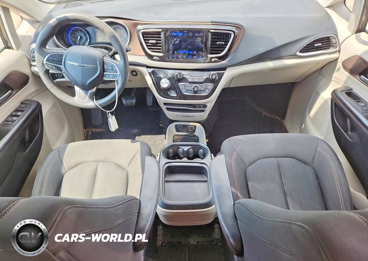 2017 Chrysler Pacifica Touring L VIN:2C4RC1BGXHR821557 - 8