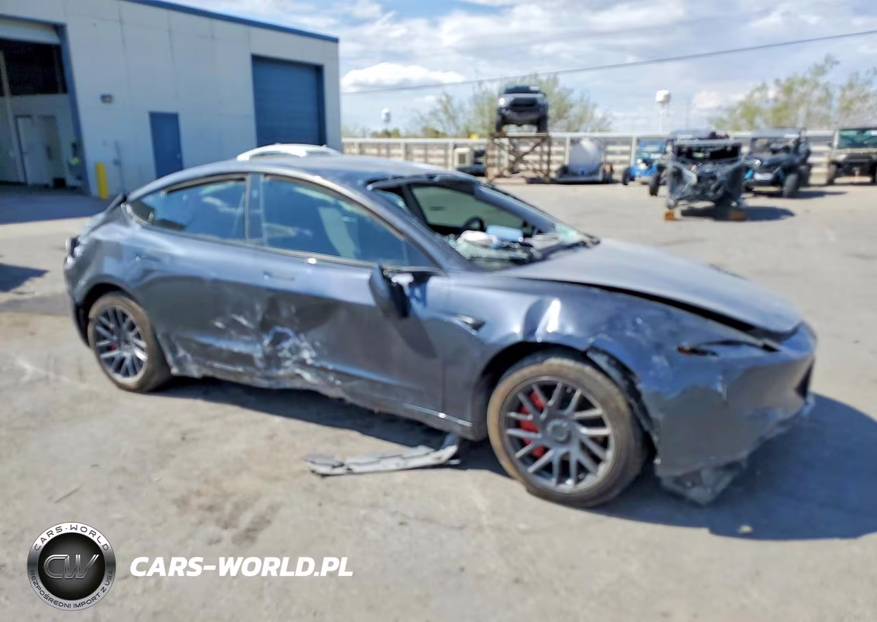 2025 Tesla Model 3 VIN:5YJ3E1EA1SF928166 - 4