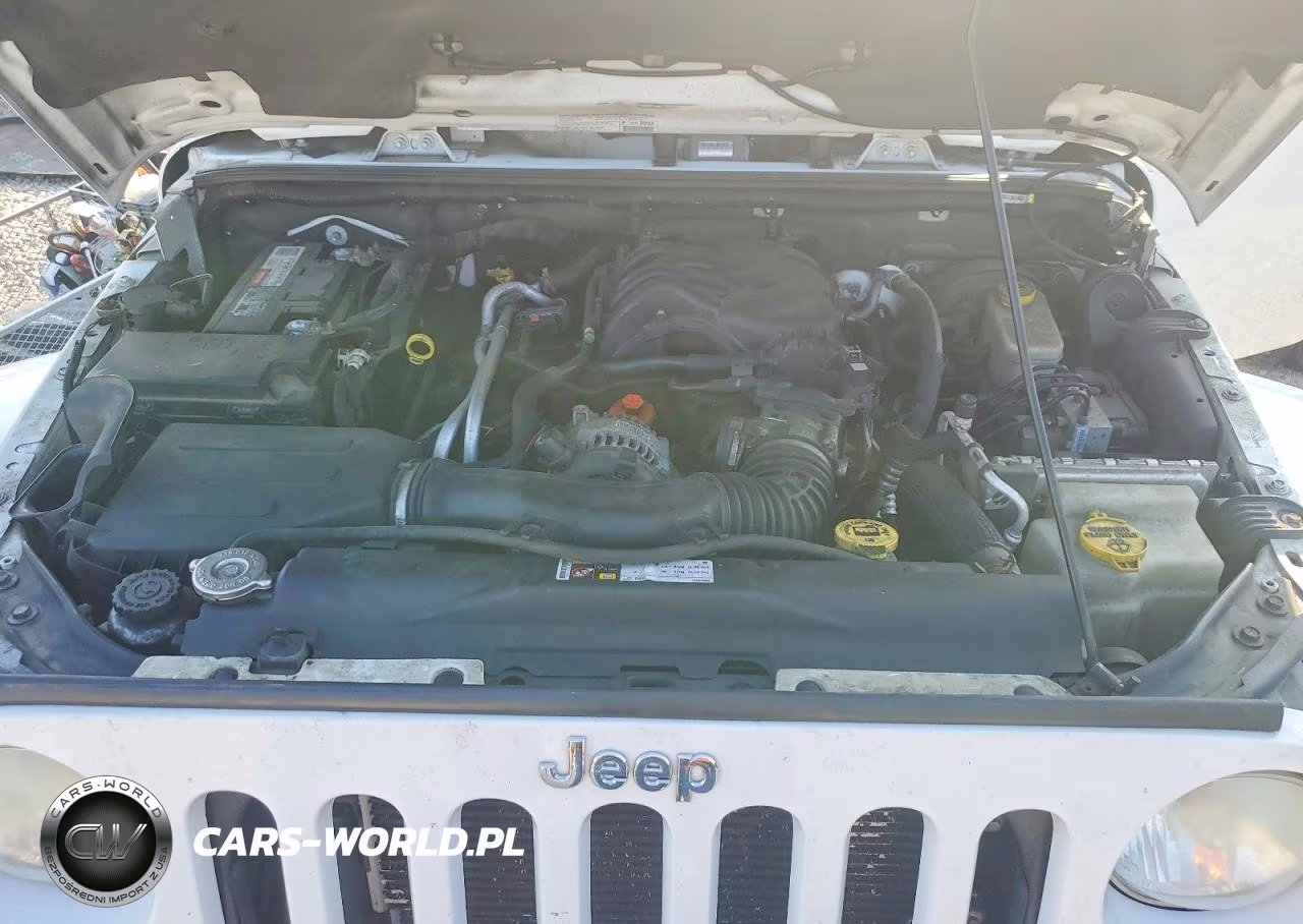 2013 Jeep Wrangler Unlimited Sahara VIN:1C4BJWEG3DL575695 - 11
