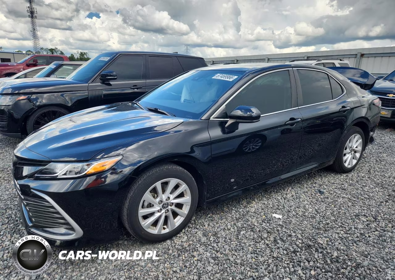 2023 Toyota Camry Le – zdjęcie 1 z 12