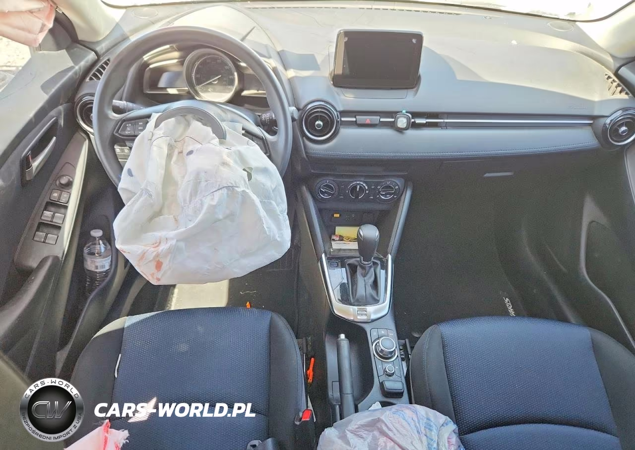2020 Toyota Yaris Le VIN:3MYDLBYV3LY709618 - 8