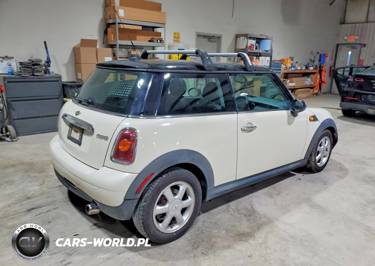 2009 Mini Cooper VIN:WMWMF33519TW77463 - 3