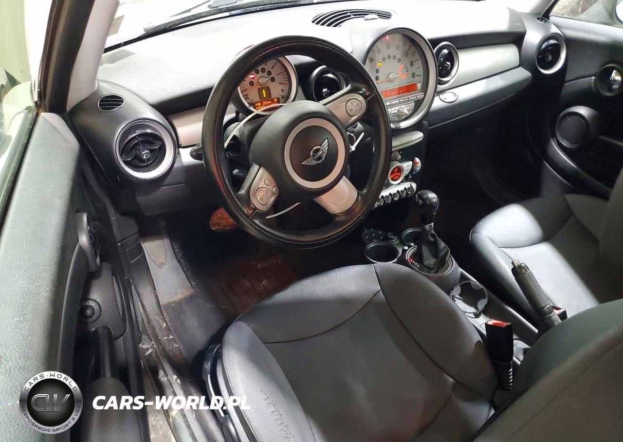 2009 Mini Cooper VIN:WMWMF33519TW77463 - 8