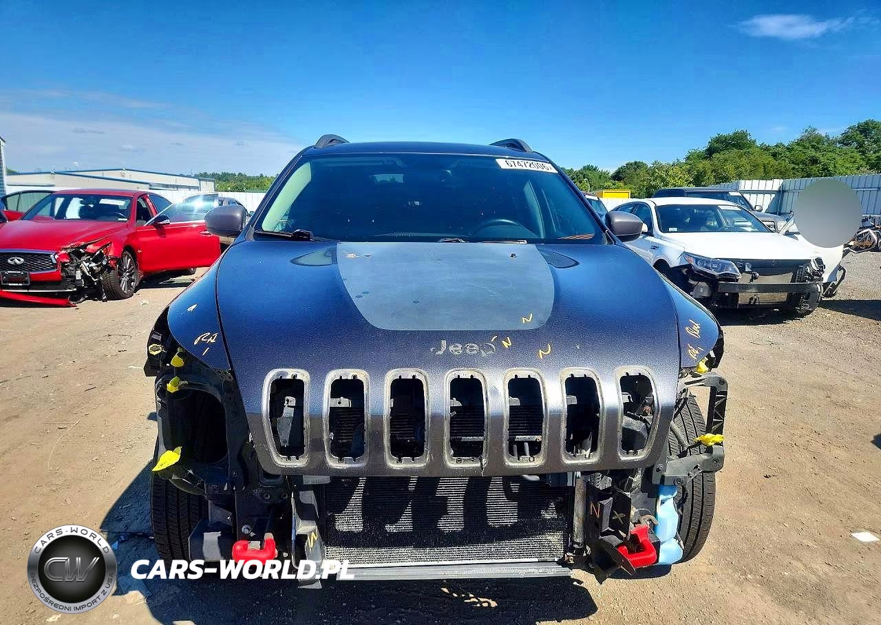 2016 Jeep Cherokee Trailhawk VIN:1C4PJMBSXGW215202 - 5