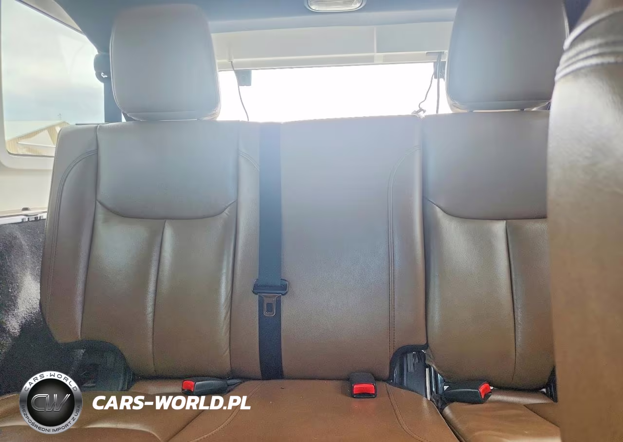 2017 Jeep Wrangler Unlimited Sahara VIN:1C4BJWEGXHL690591 - 10