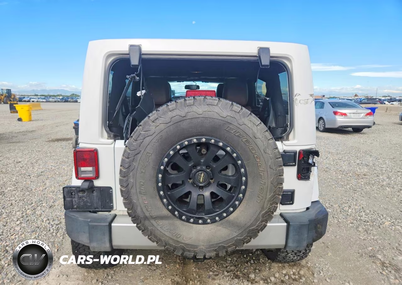2017 Jeep Wrangler Unlimited Sahara VIN:1C4BJWEGXHL690591 - 6