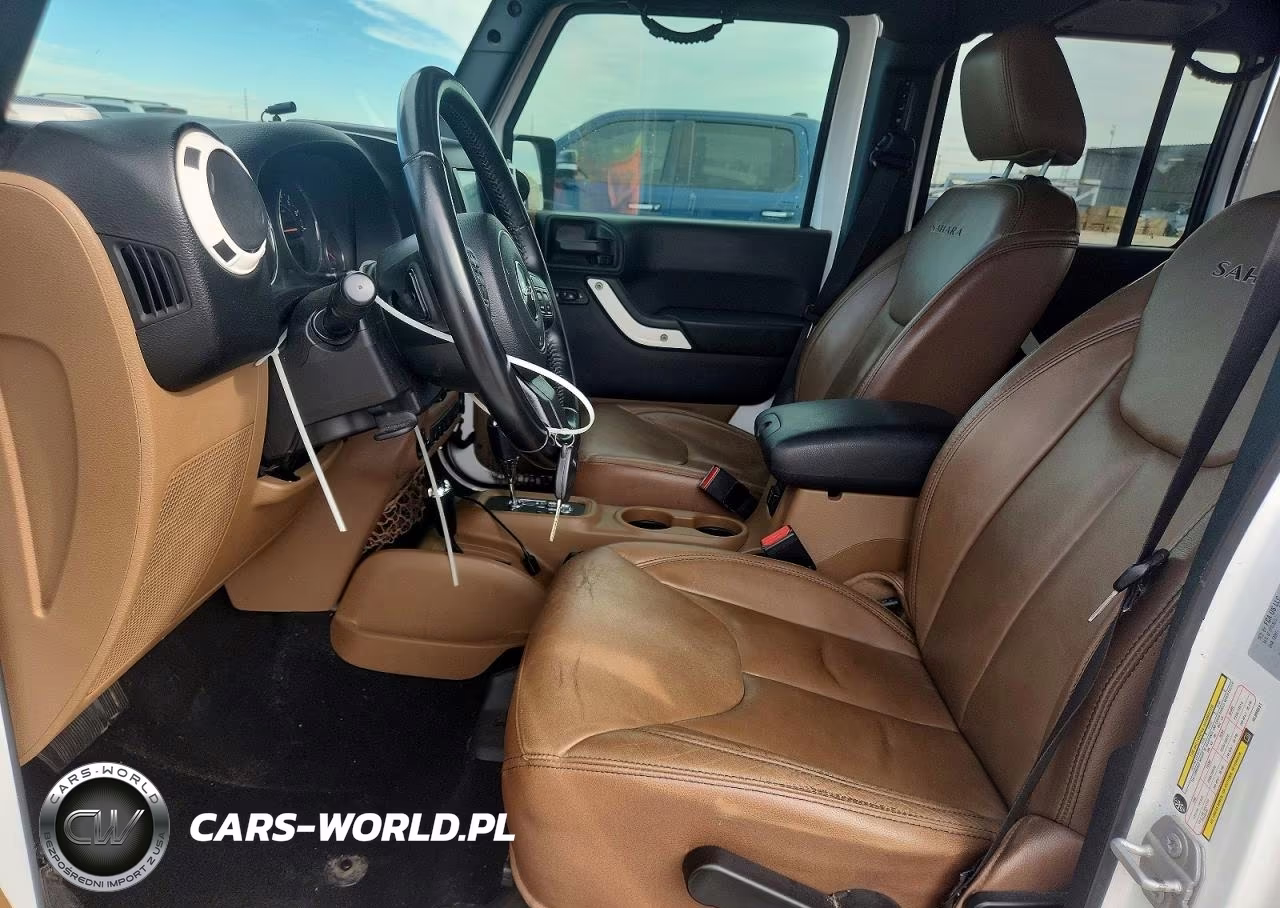 2017 Jeep Wrangler Unlimited Sahara VIN:1C4BJWEGXHL690591 - 7