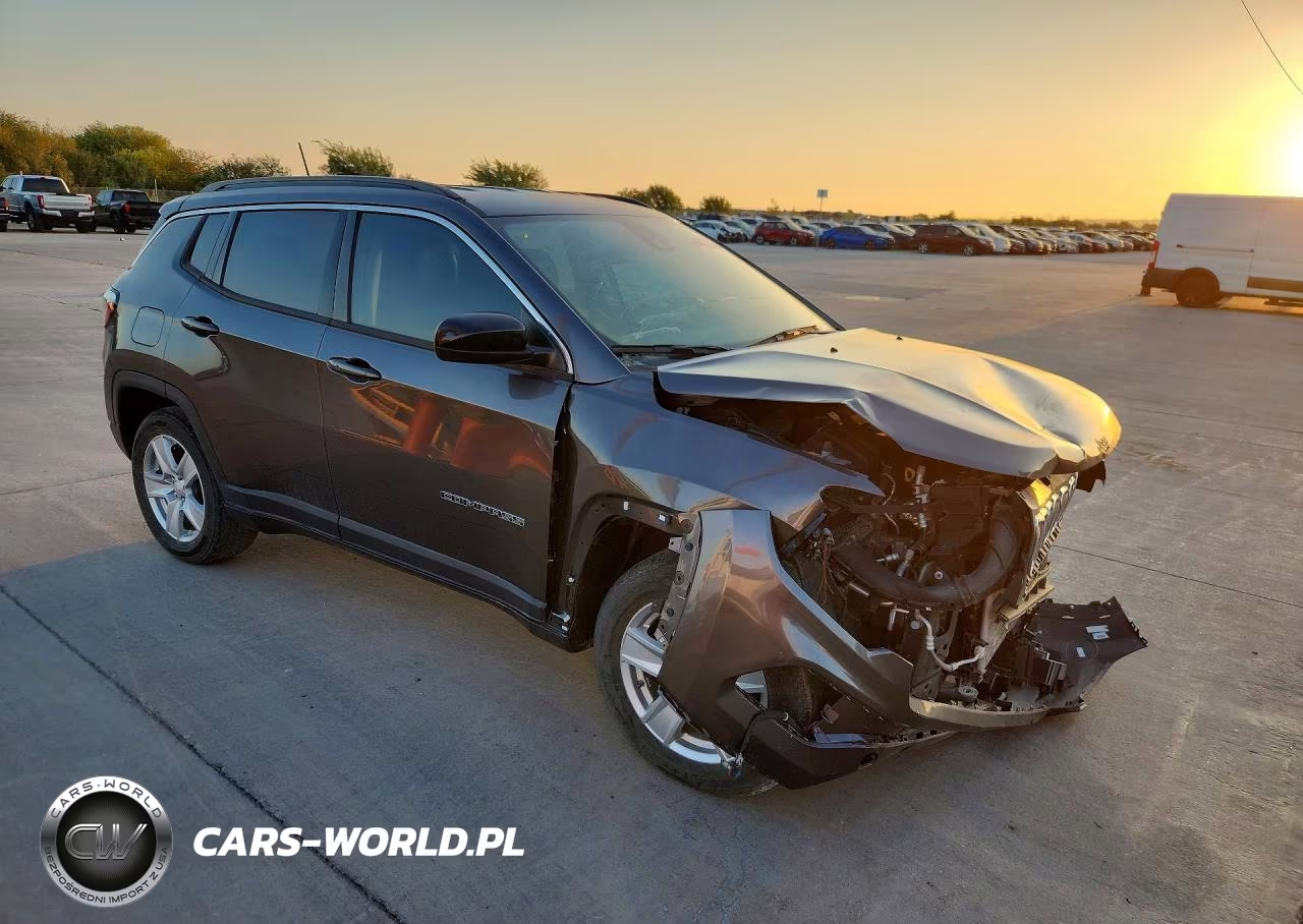 2022 Jeep Compass Latitude VIN:3C4NJCBB0NT202334 - 4
