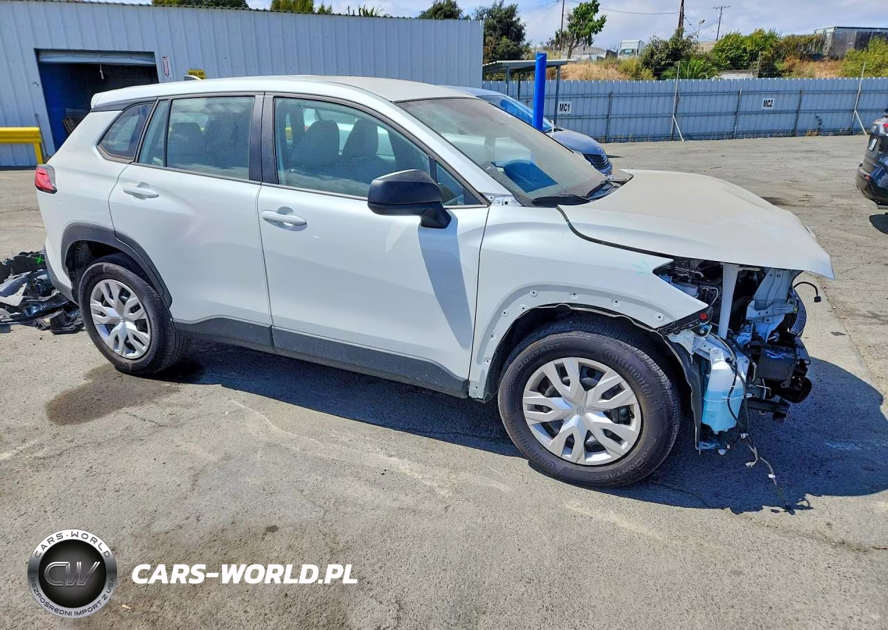 2025 Toyota Corolla Cross L VIN:7MUAAAAG1SV131009 - 4
