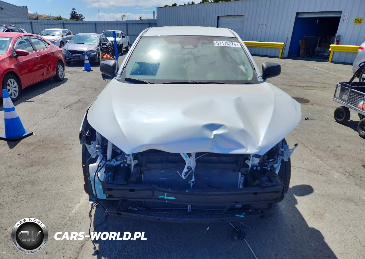2025 Toyota Corolla Cross L VIN:7MUAAAAG1SV131009 - 5